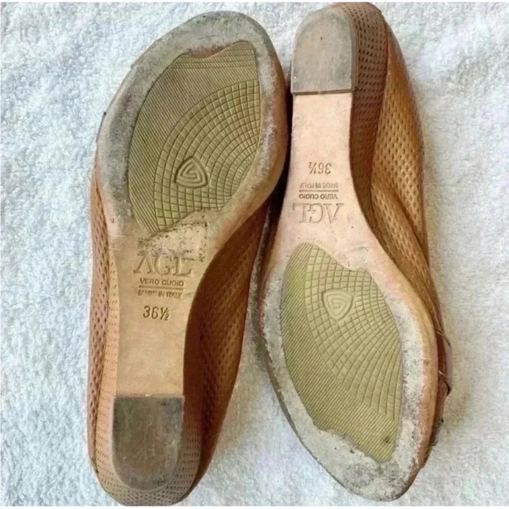 AGL Italian Brown Camel Leather Peep Toe
Wedge Flat Size 6/36.5 - Picture 5 of 9